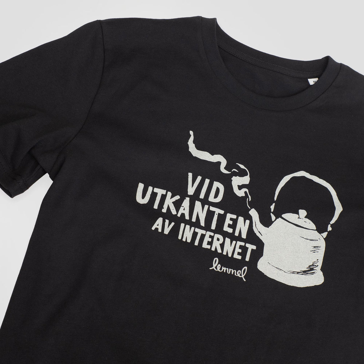 Vid Utkanten | Black