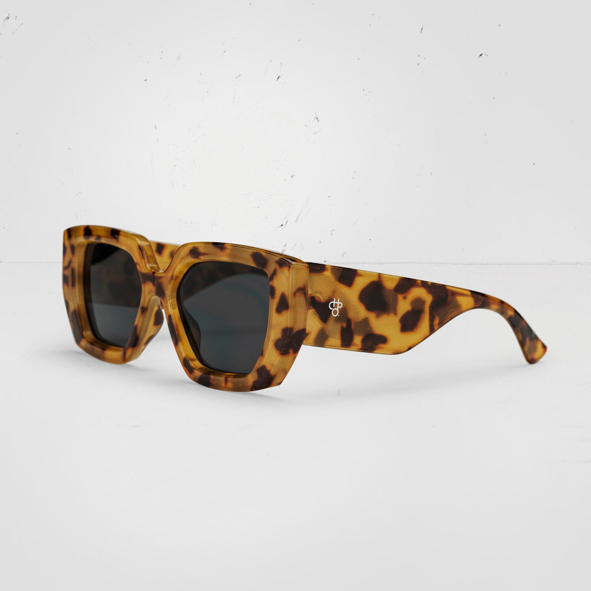 Hong Kong | Leopard / Black