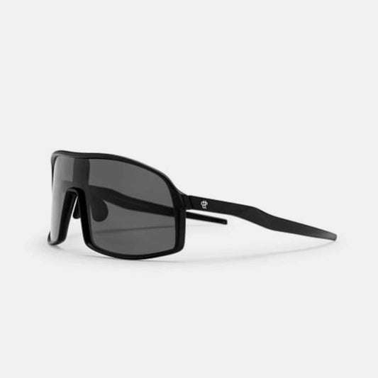 Henke| Black / Black