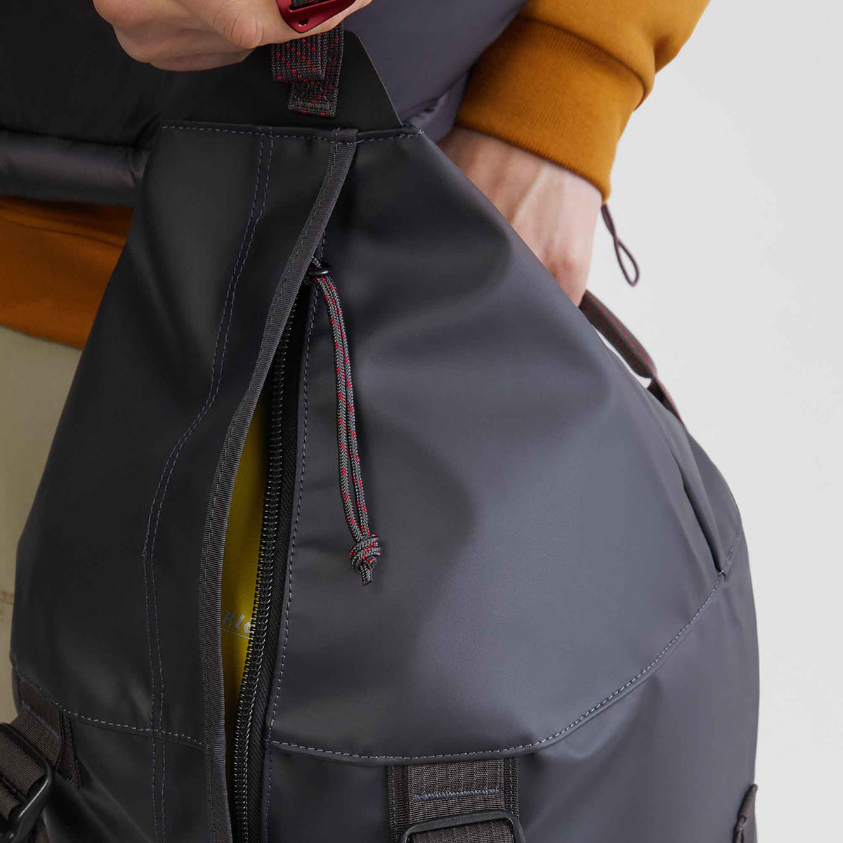 Ydalir Duffelbag 40L | Raven