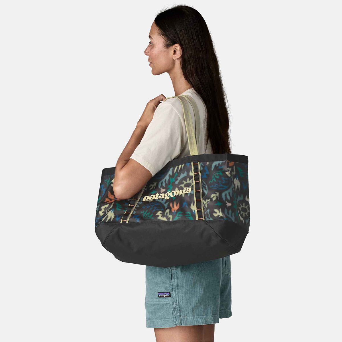 Black Hole Tote 25L | Kaleido Black
